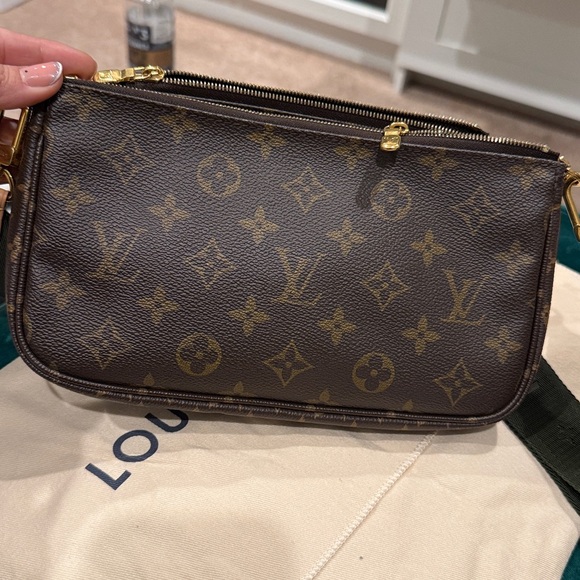 Louis Vuitton Monogram Crossbody Bag with Coin Pouch - Picture 5 of 6